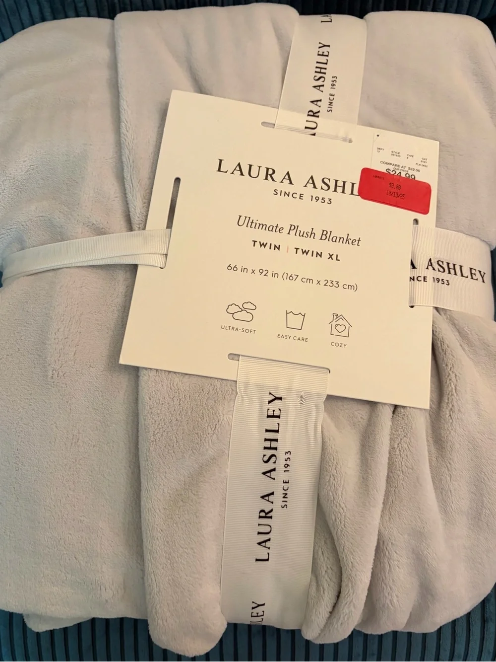 NEW Laura Ashley Ultimate Plush Blanket in Light Gray Twin Size